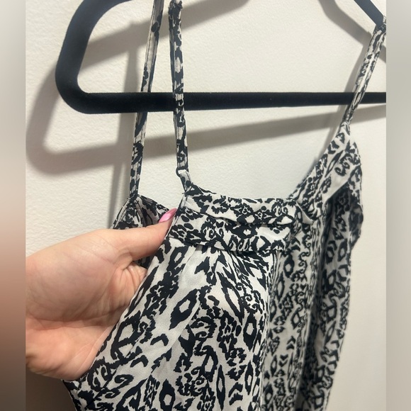 dDYNAMITE BRAND size M thin strap tank top with black and white geometric design - Picture 5 of 7